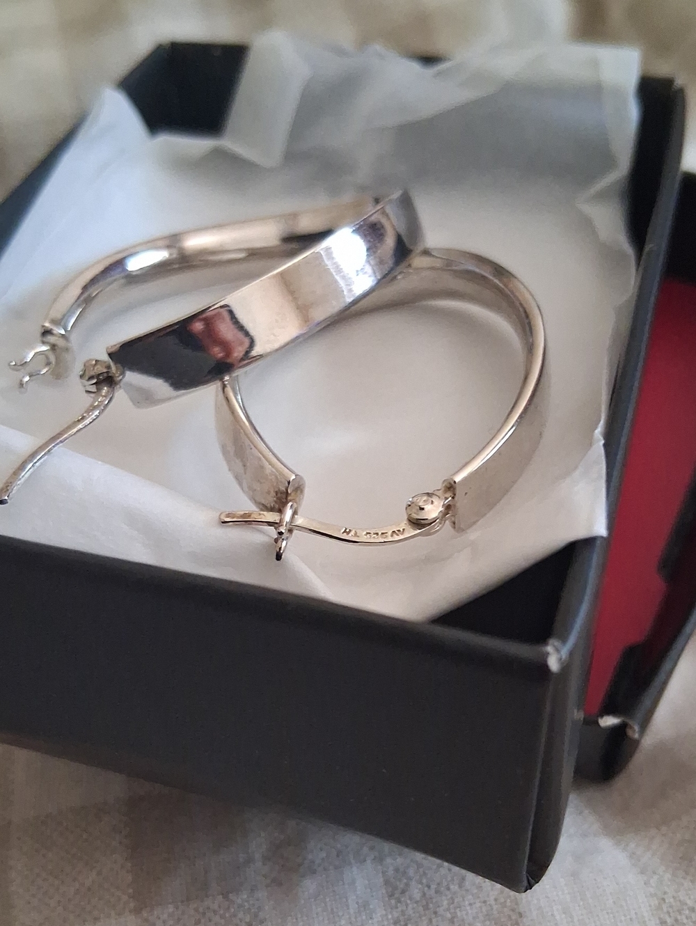 Elegant Gold Hoop Metal Earrings - Picture 4 of 7